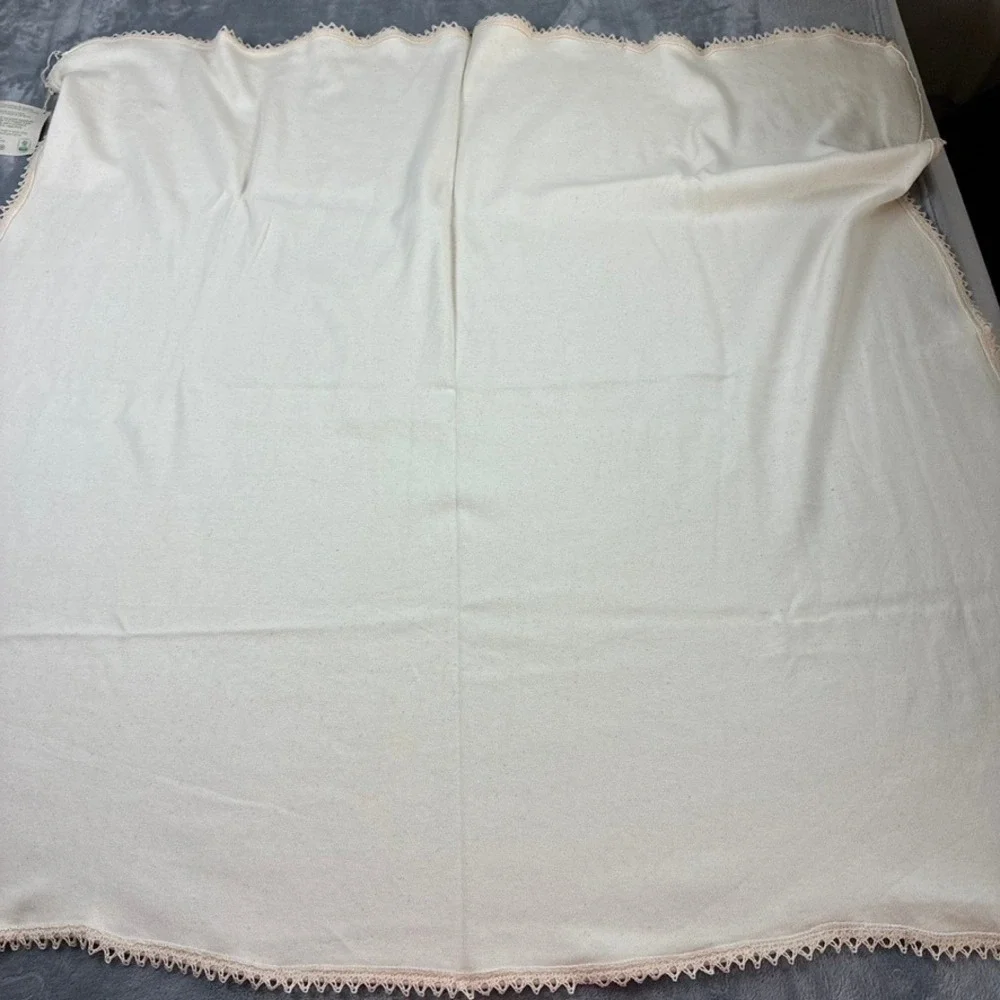 New EcoSport Organic Cotton Baby Receiving Blanket Cream Crochet Lace Trim